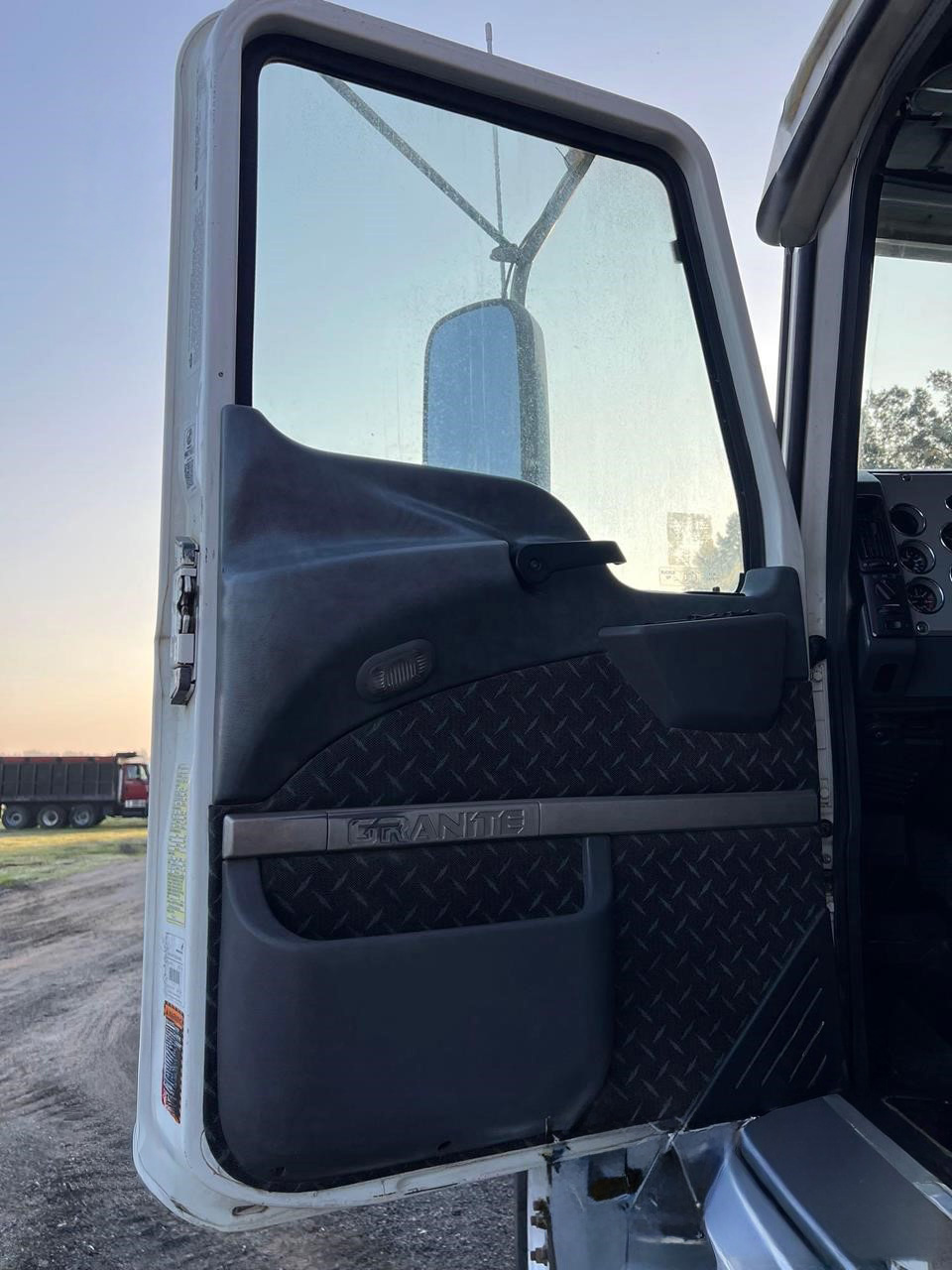 2018 Mack GRANITE GU713 - photo 9