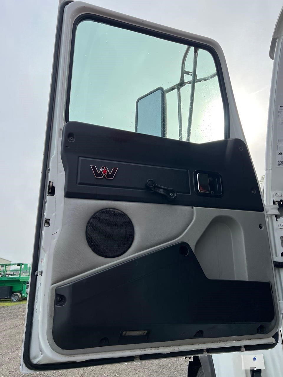 2018 Western 4700 - photo 8