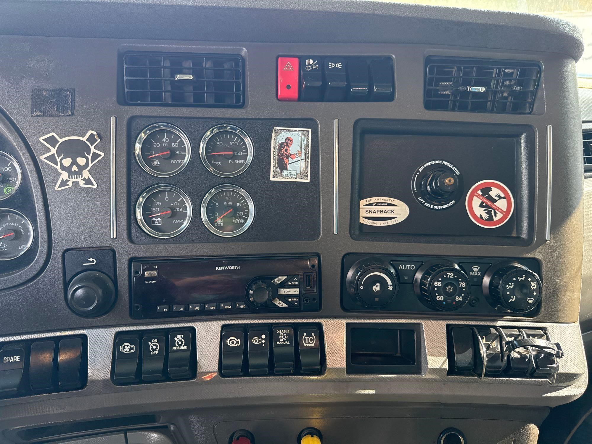 2017 Kenworth T880 - photo 9