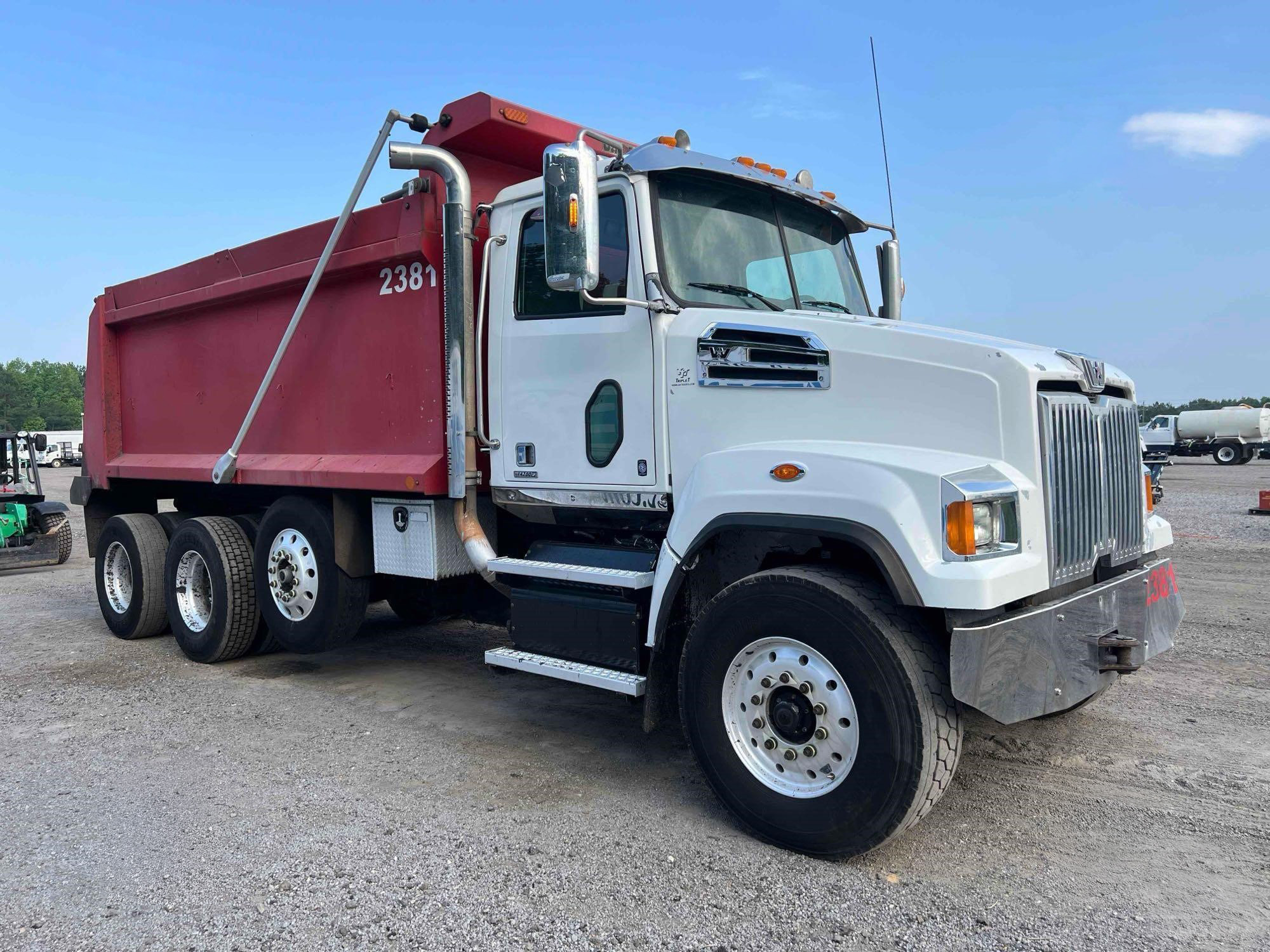 2017 Western 4700 - photo 3
