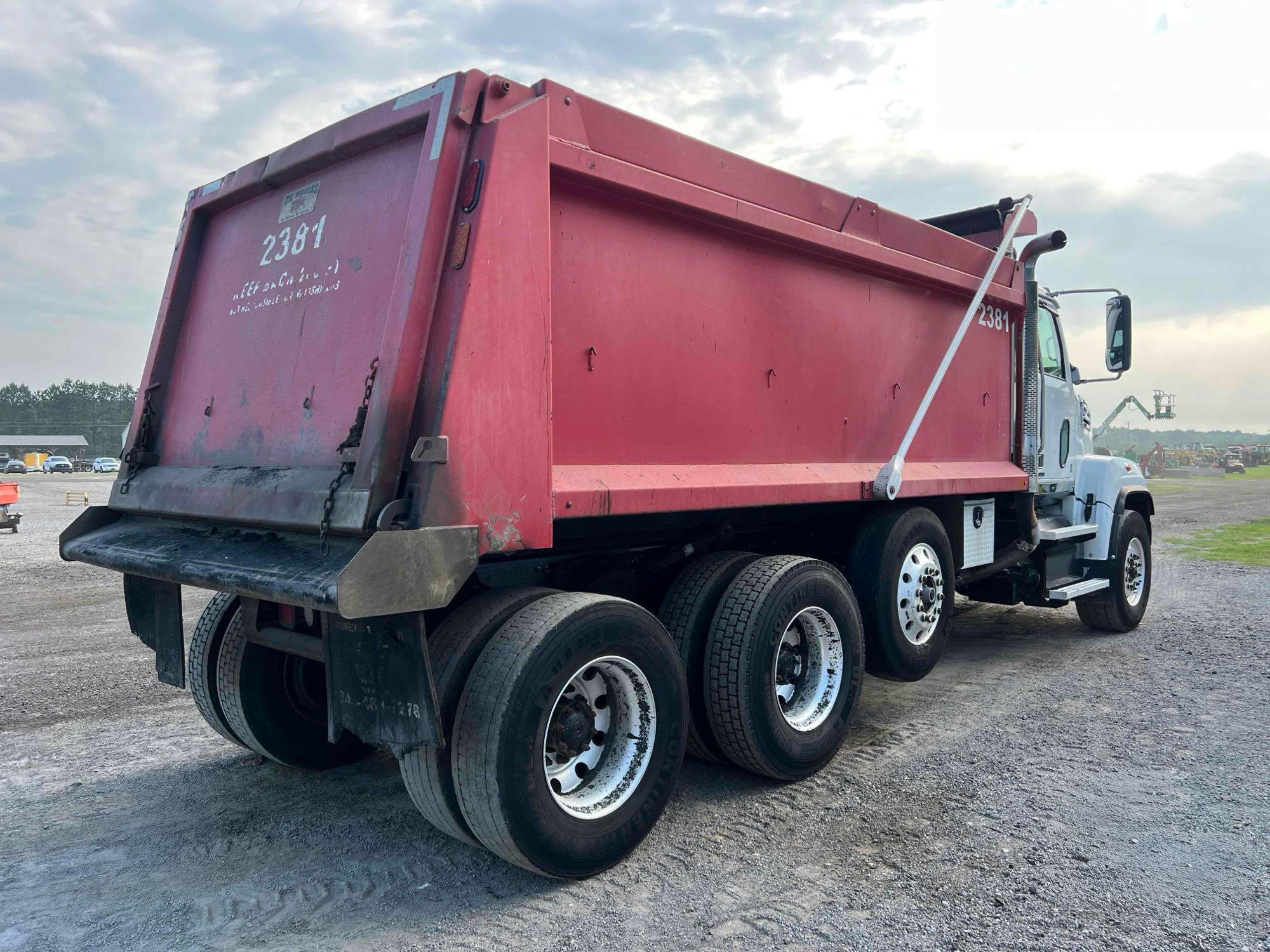 2017 Western 4700 - photo 4