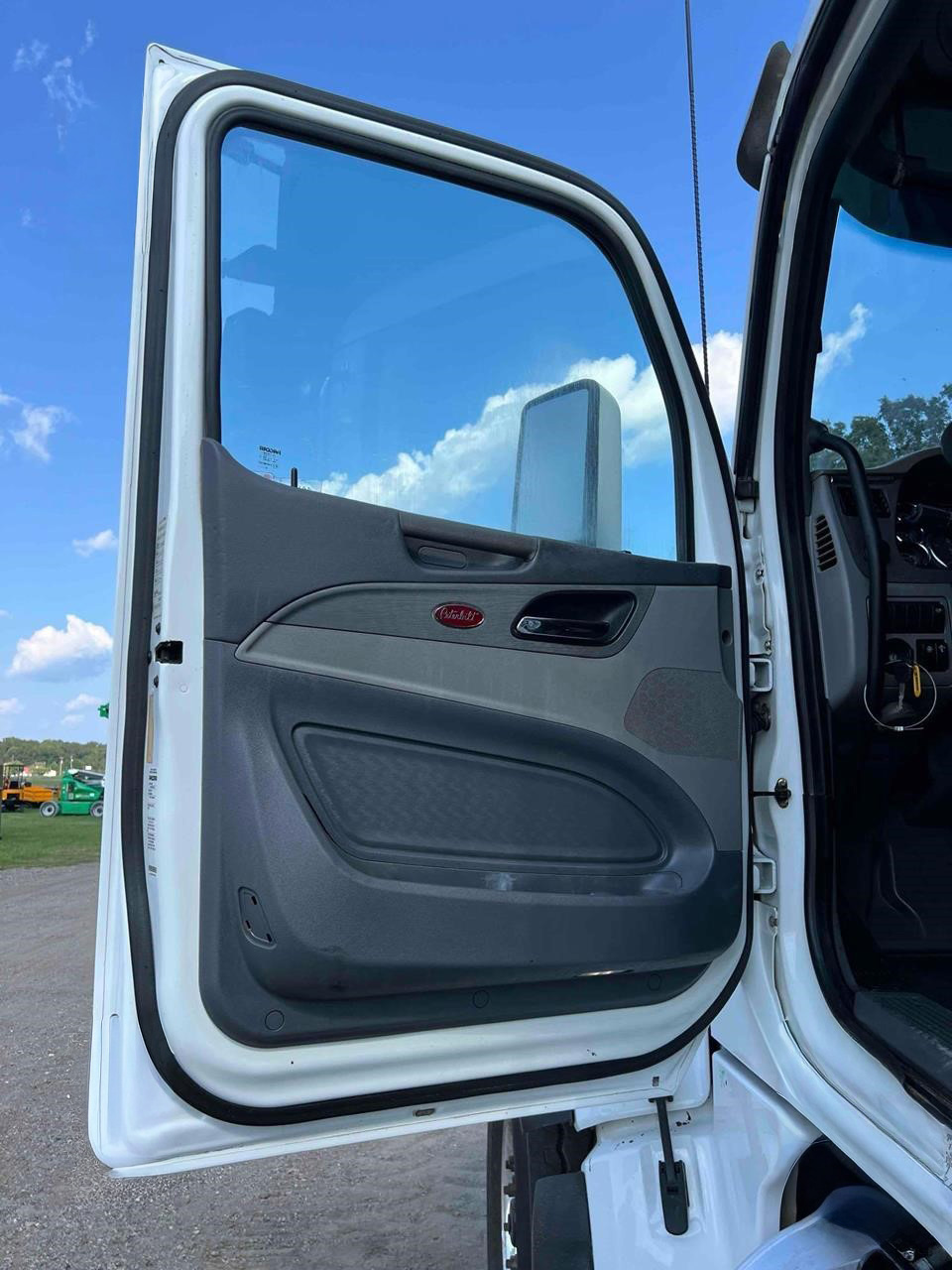 2017 Peterbilt 567 - photo 8