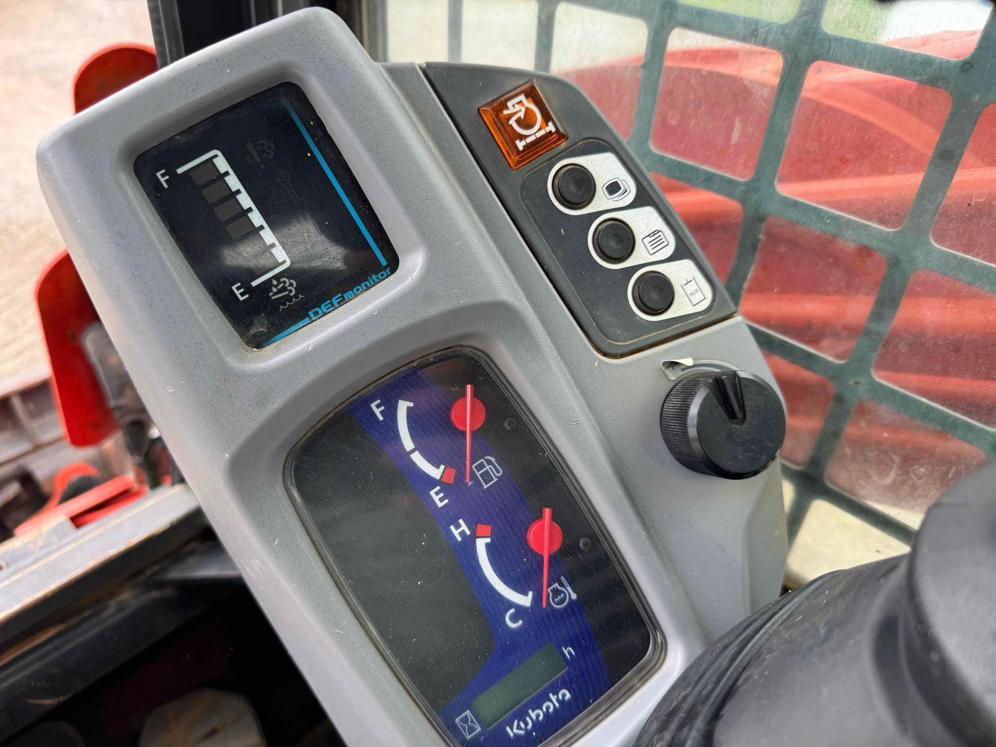 Kubota SVL97-2 - photo 9