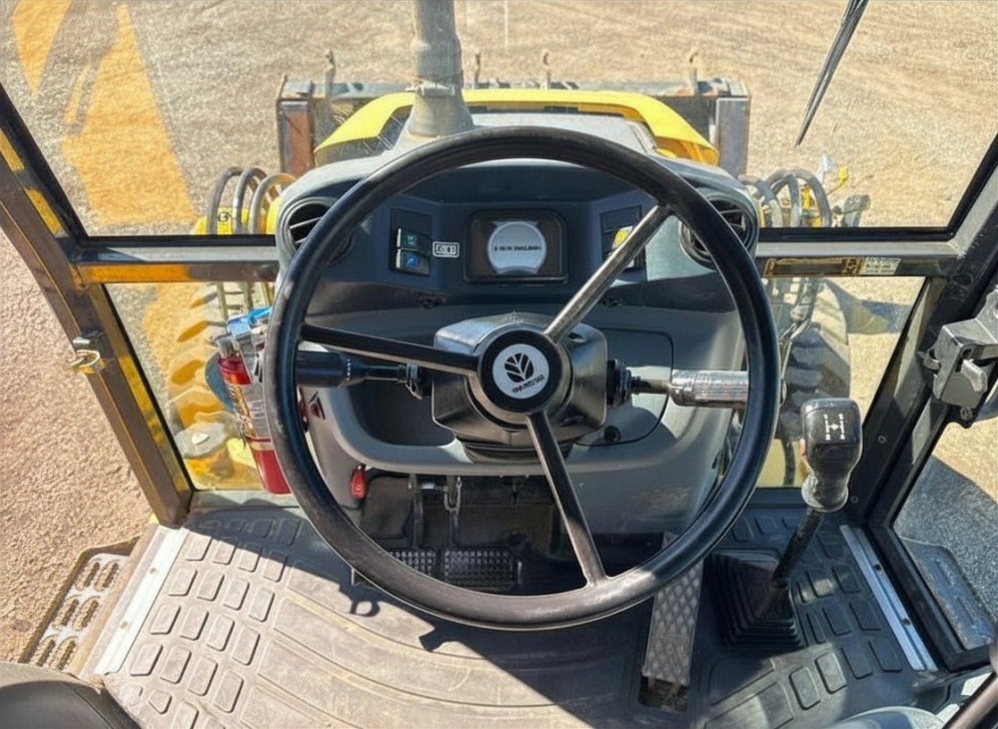 2014 New Holland B95C - photo 12