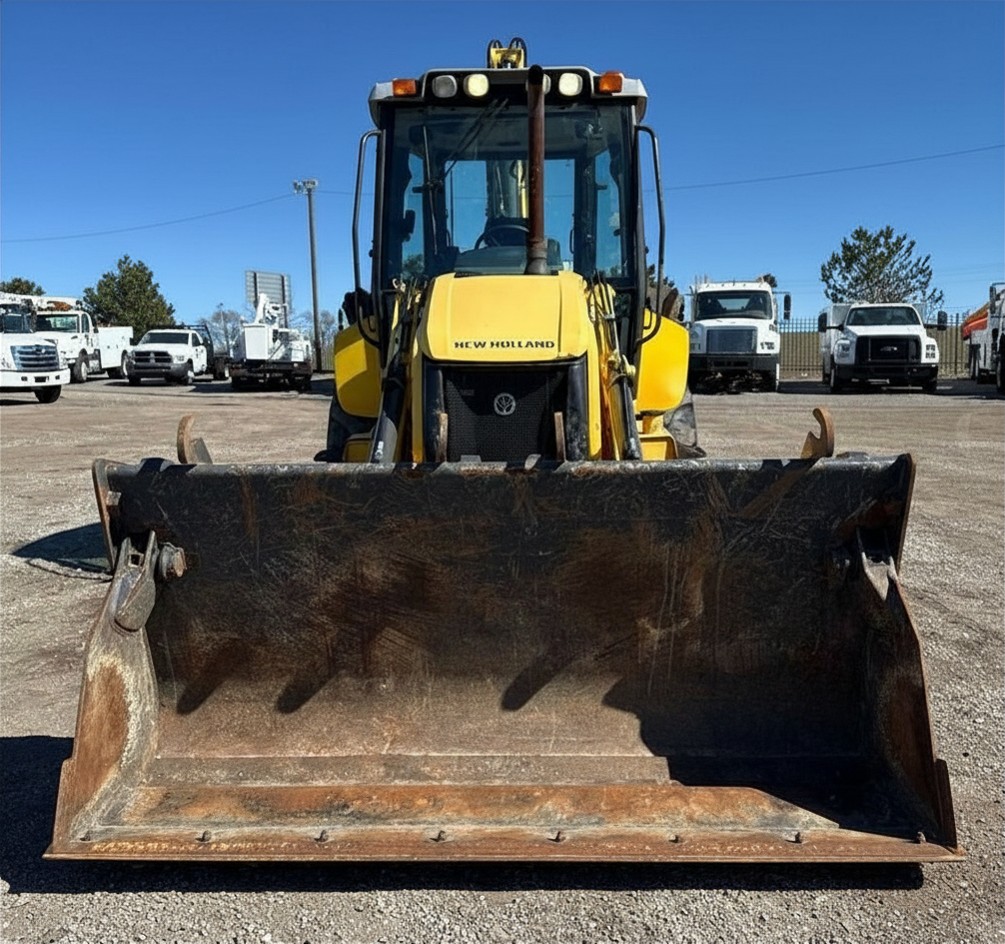 2014 New Holland B95C - photo 2
