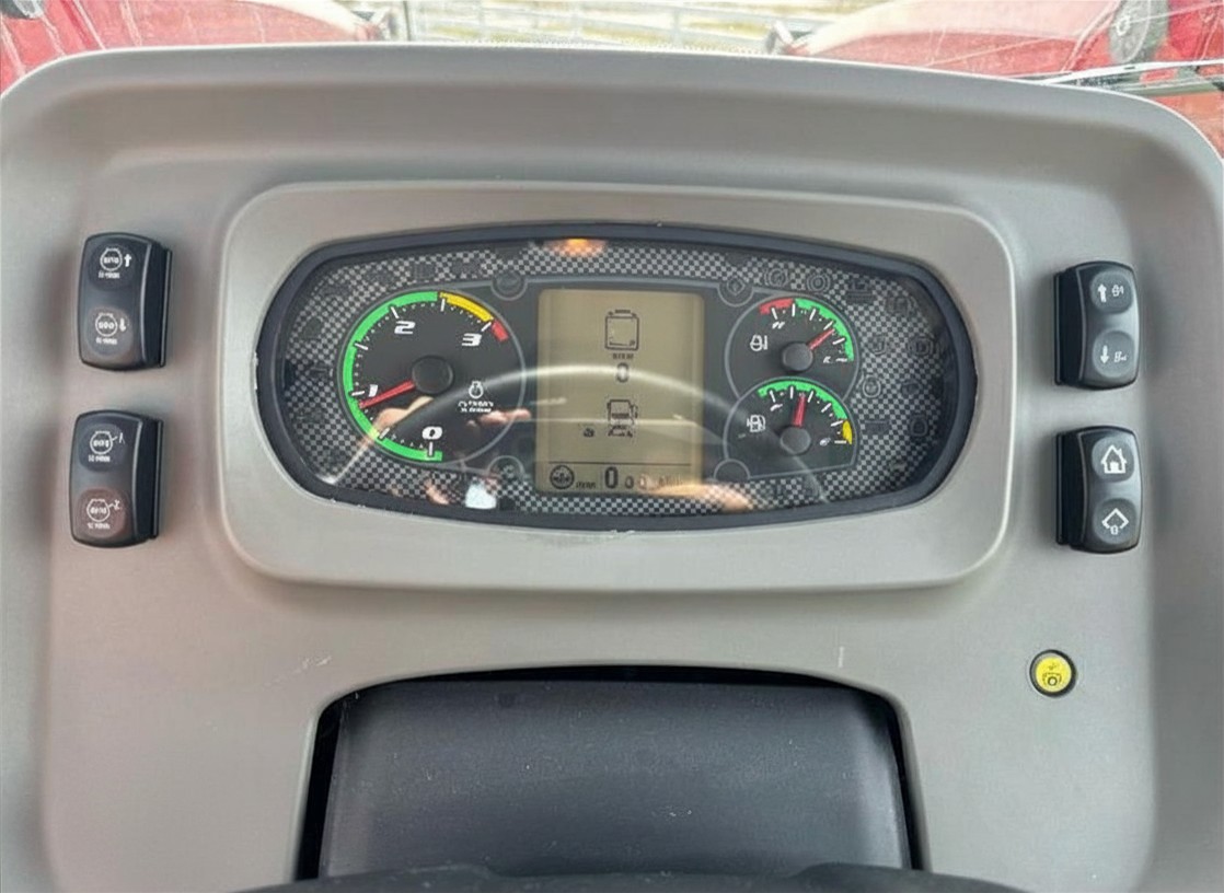 2022 Case IH Farmall 115A - photo 12