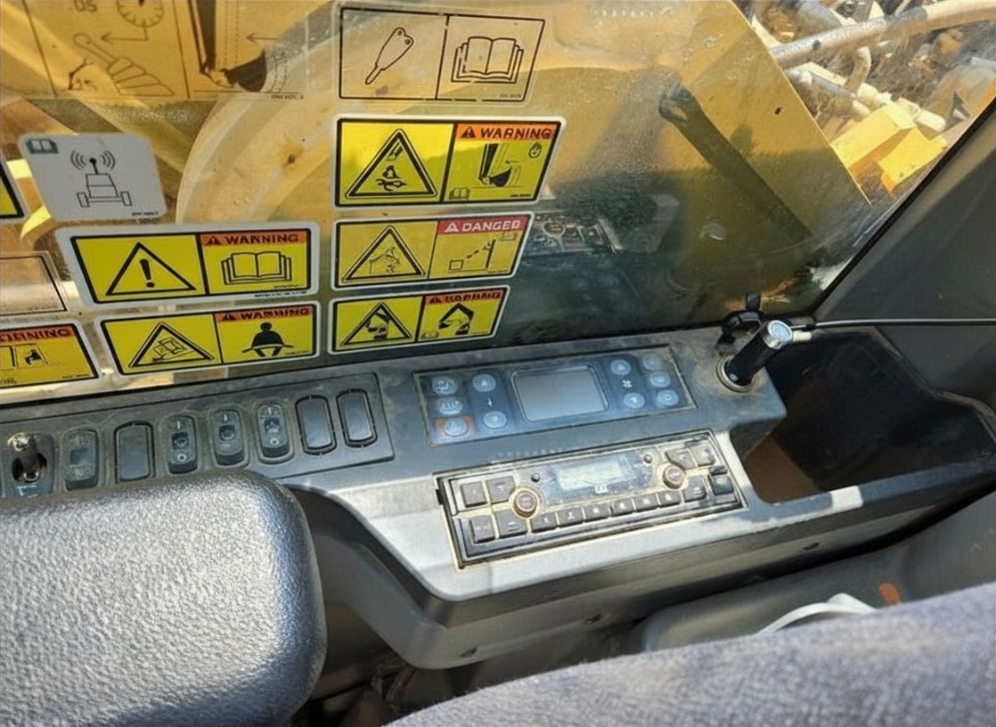 2018 Caterpillar 349FL - photo 12