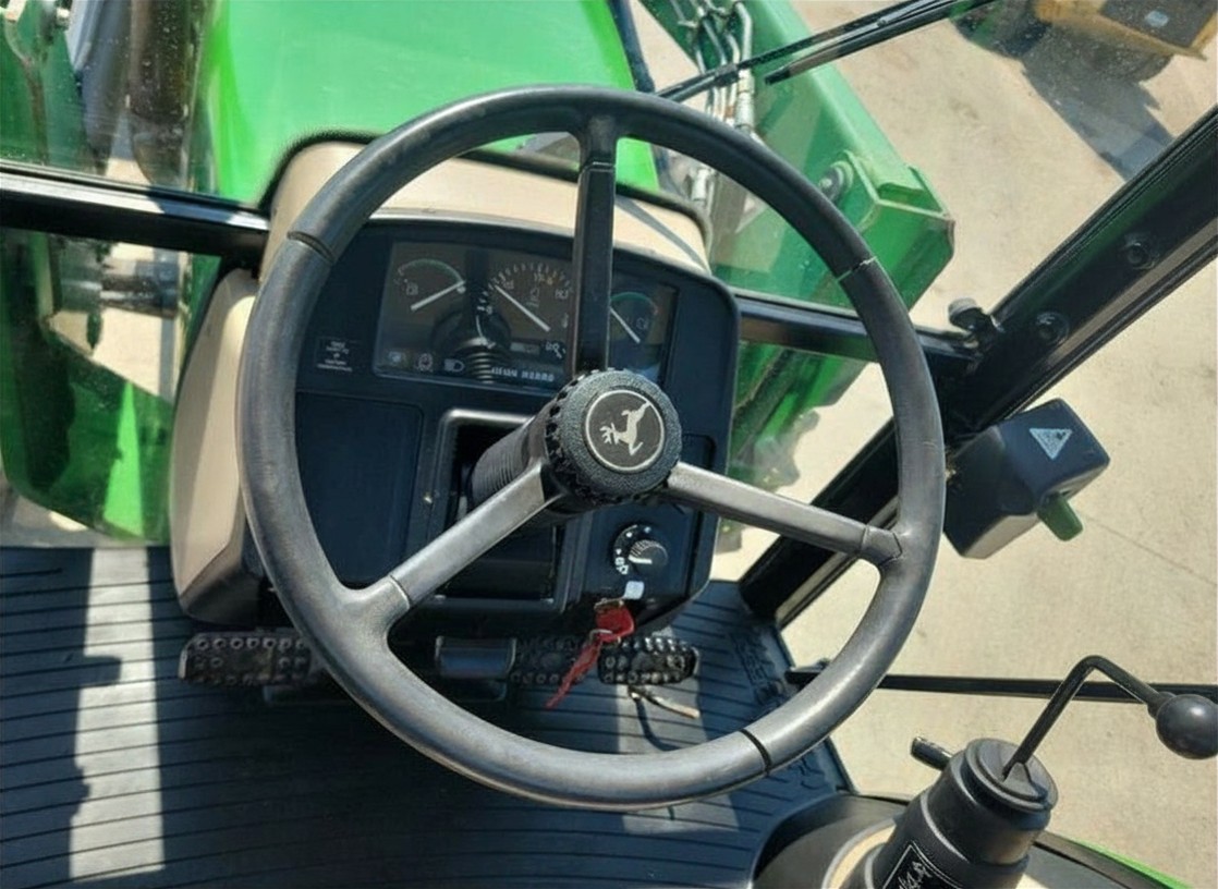 2003 John Deere 5520 - photo 11