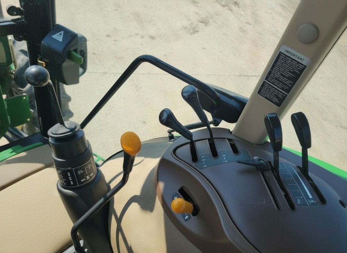 2003 John Deere 5520 - photo 12