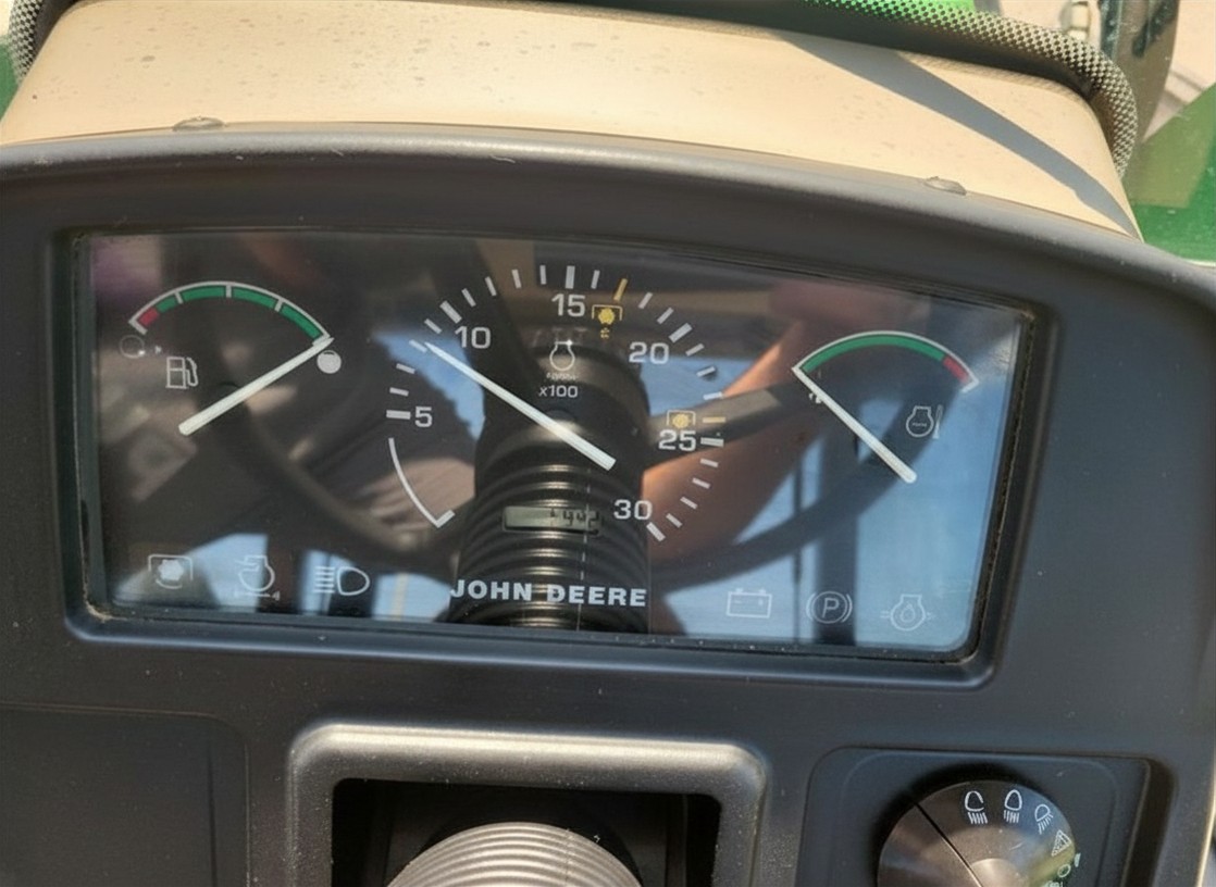 2003 John Deere 5520 - photo 13