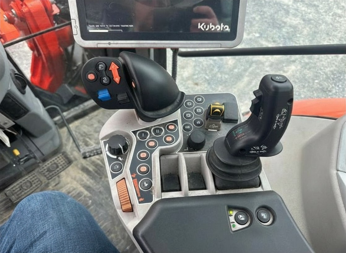 2019 Kubota M7-171 Premium - photo 12