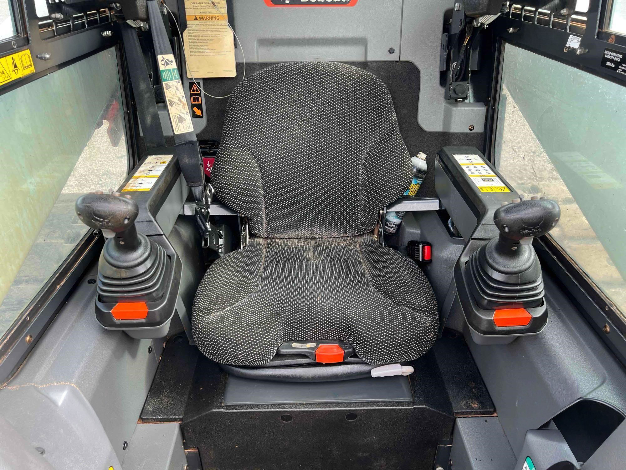2023 Bobcat T86 - photo 9