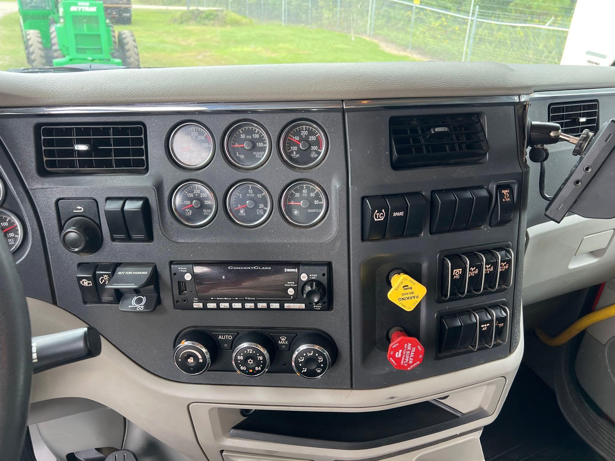 2022 Peterbilt 567 - photo 12