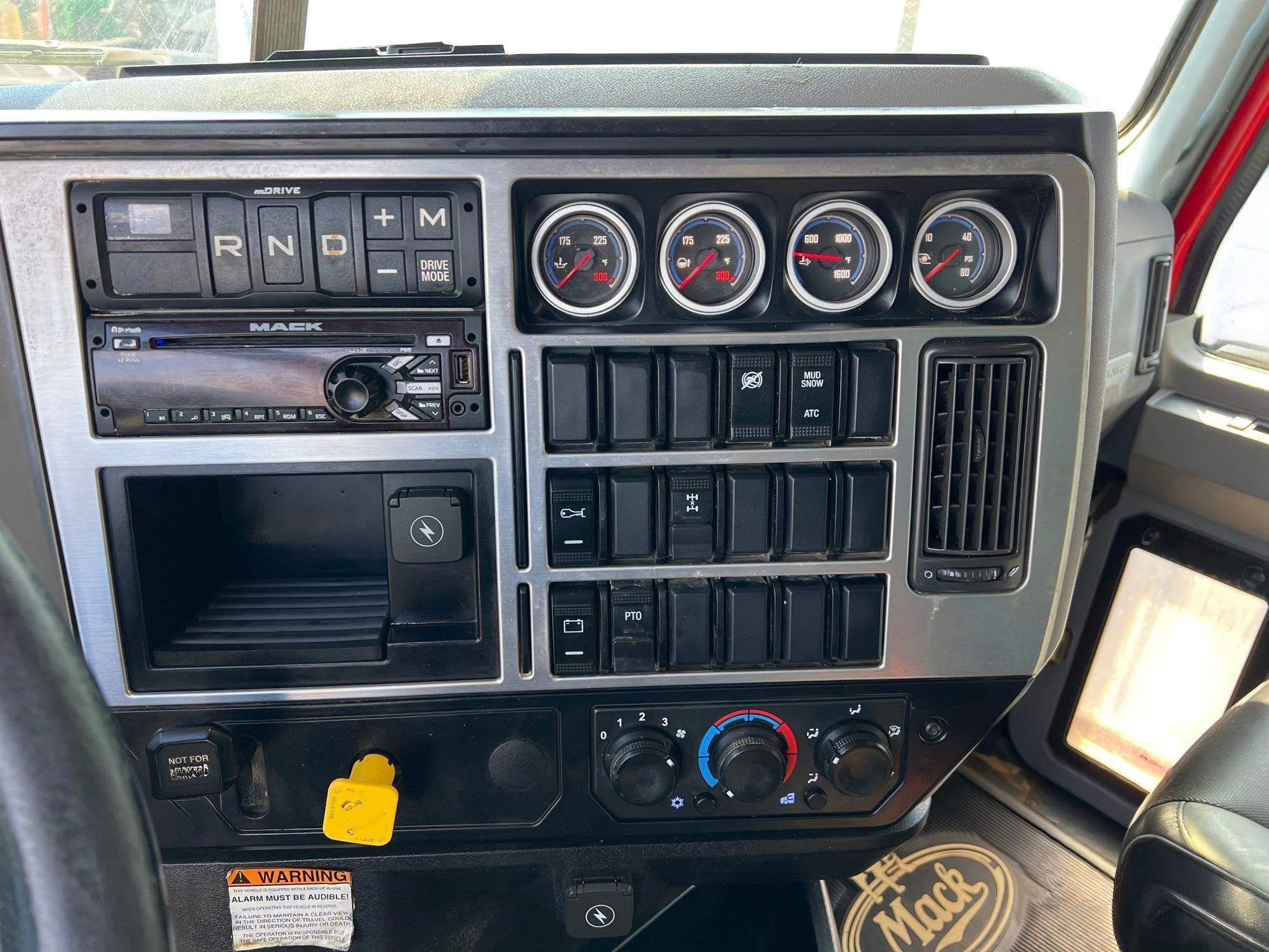 2021 Mack GRANITE 64FR - photo 10