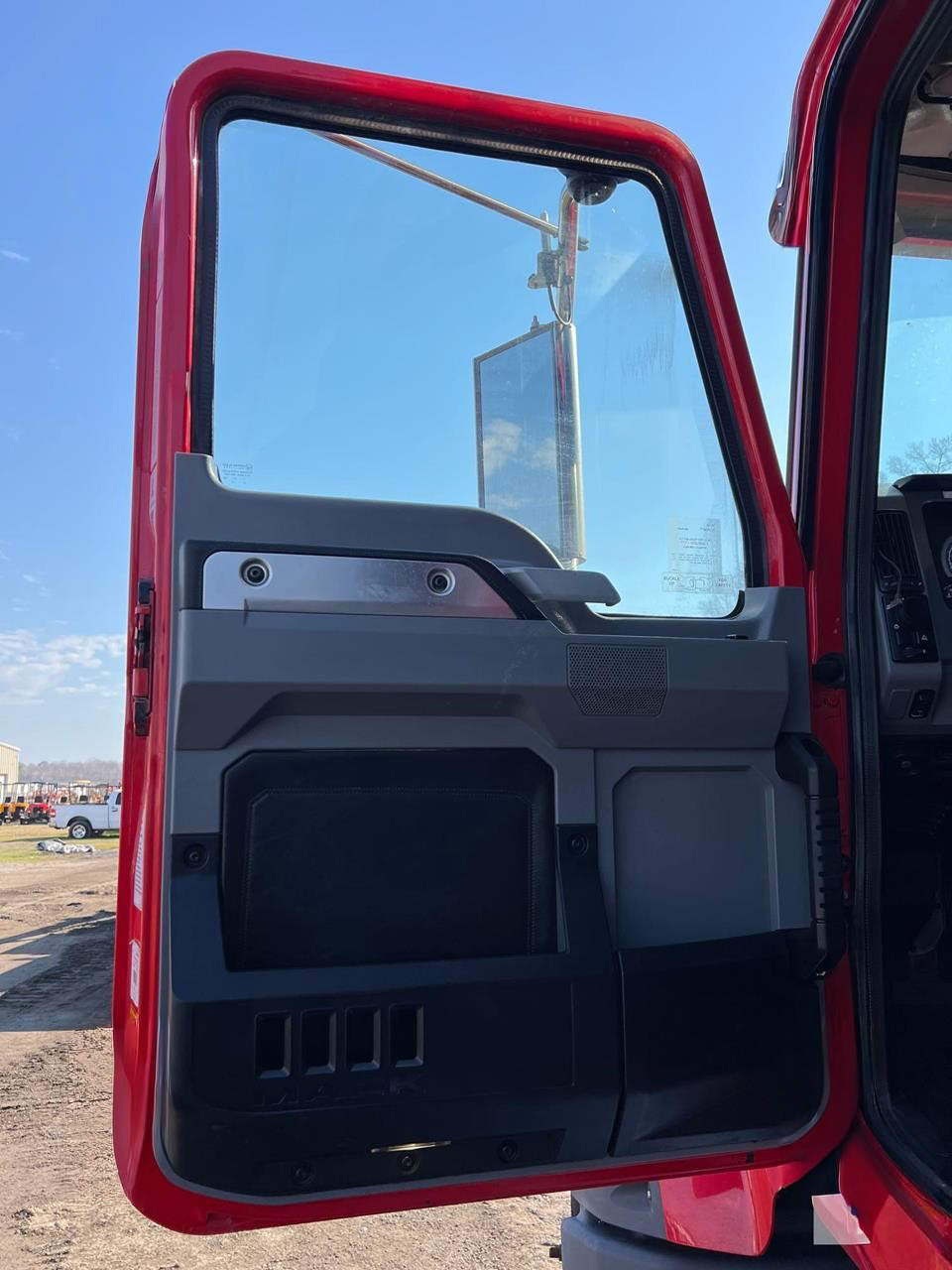 2021 Mack GRANITE 64FR - photo 8