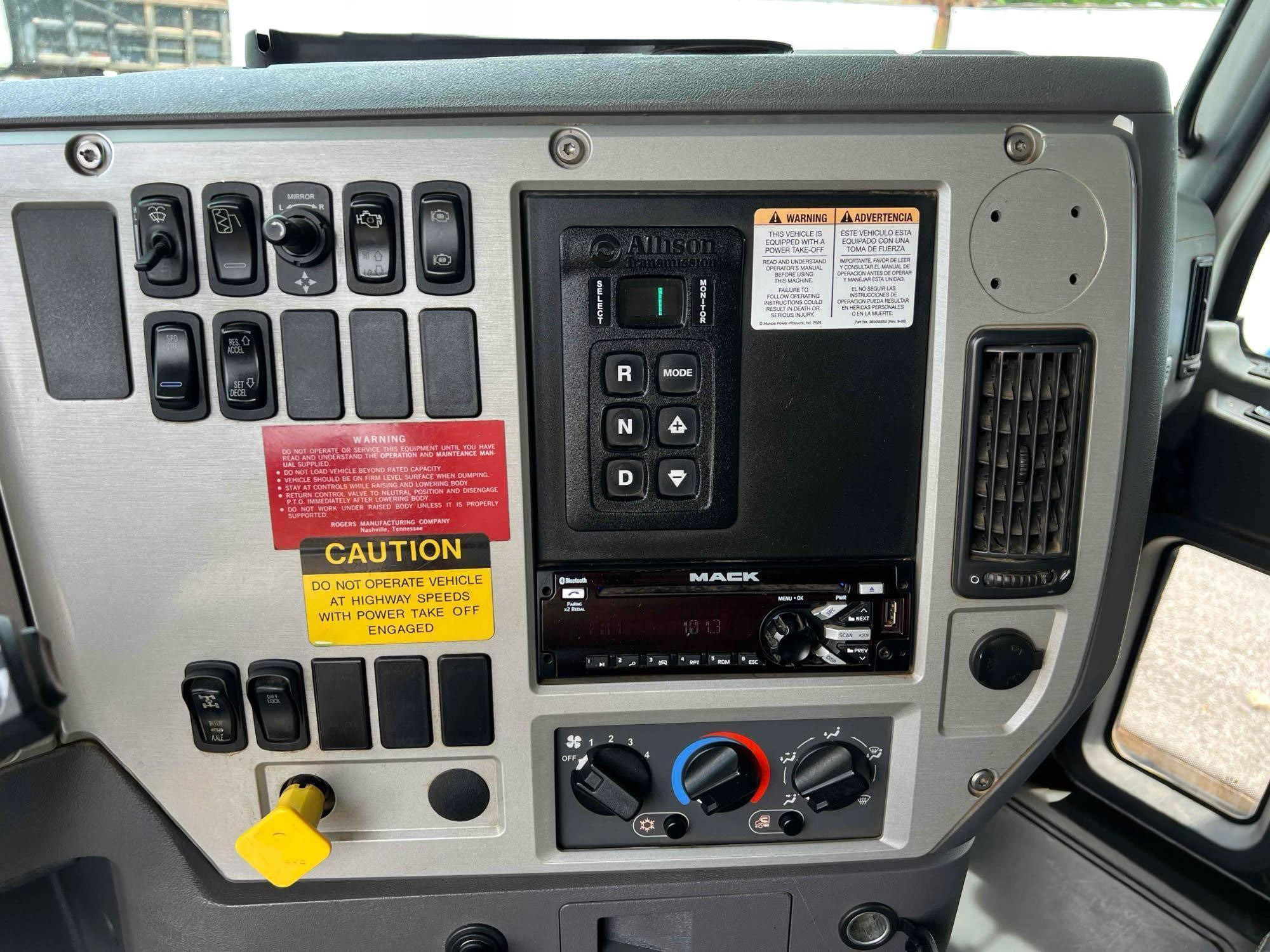 2019 Mack GRANITE GU713 - photo 11