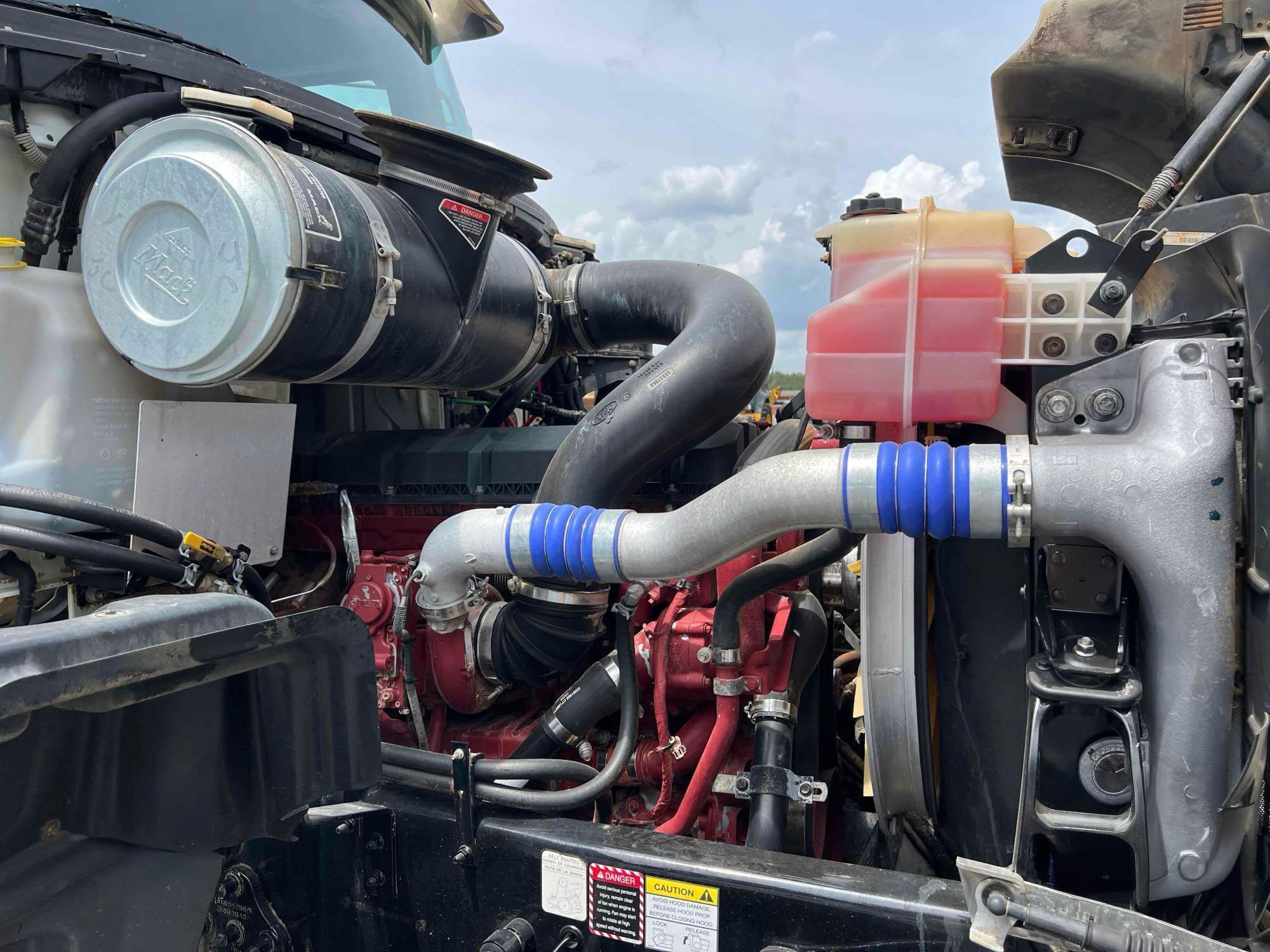 2019 Mack GRANITE GU713 - photo 13
