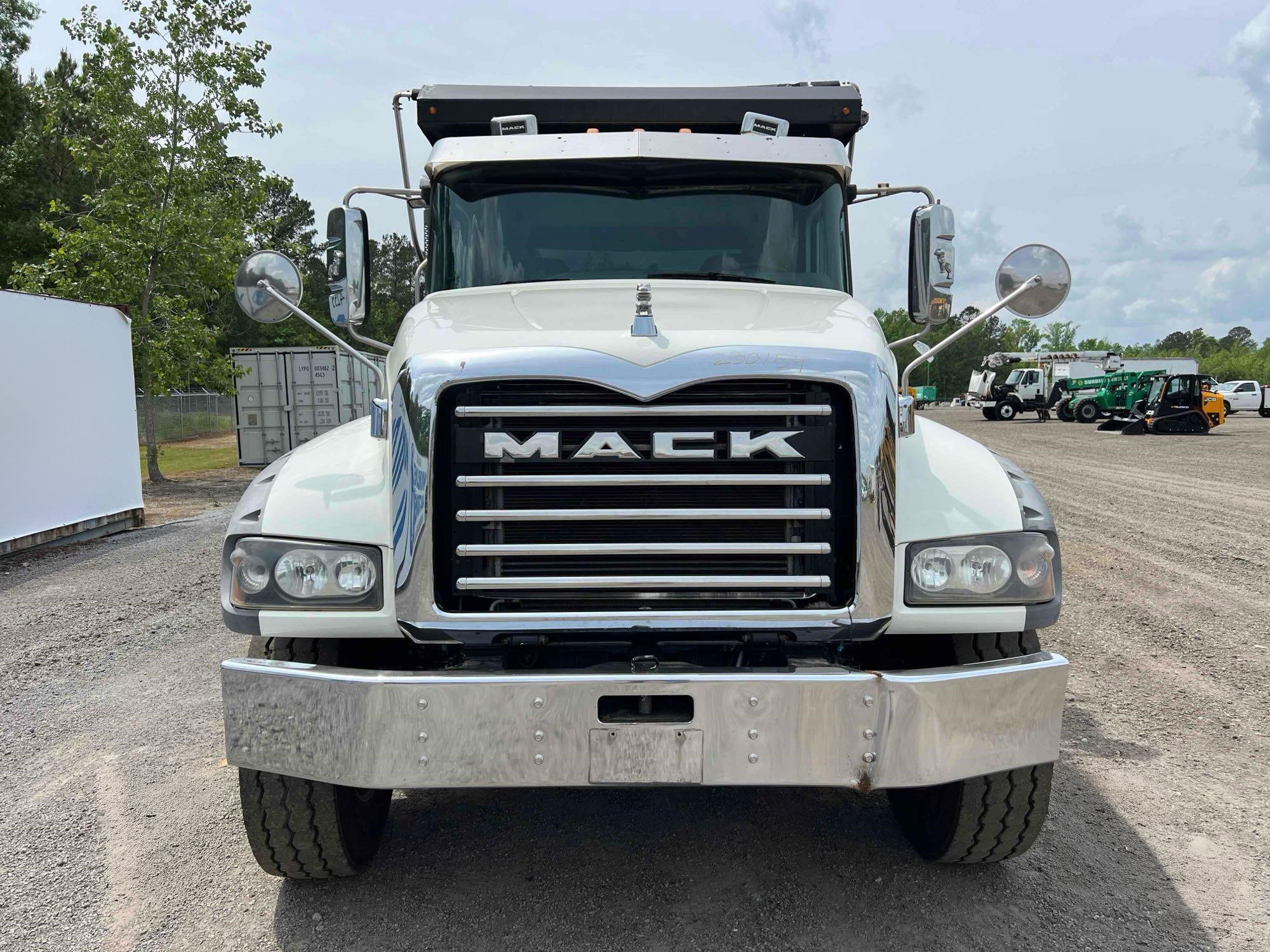 2019 Mack GRANITE GU713 - photo 2