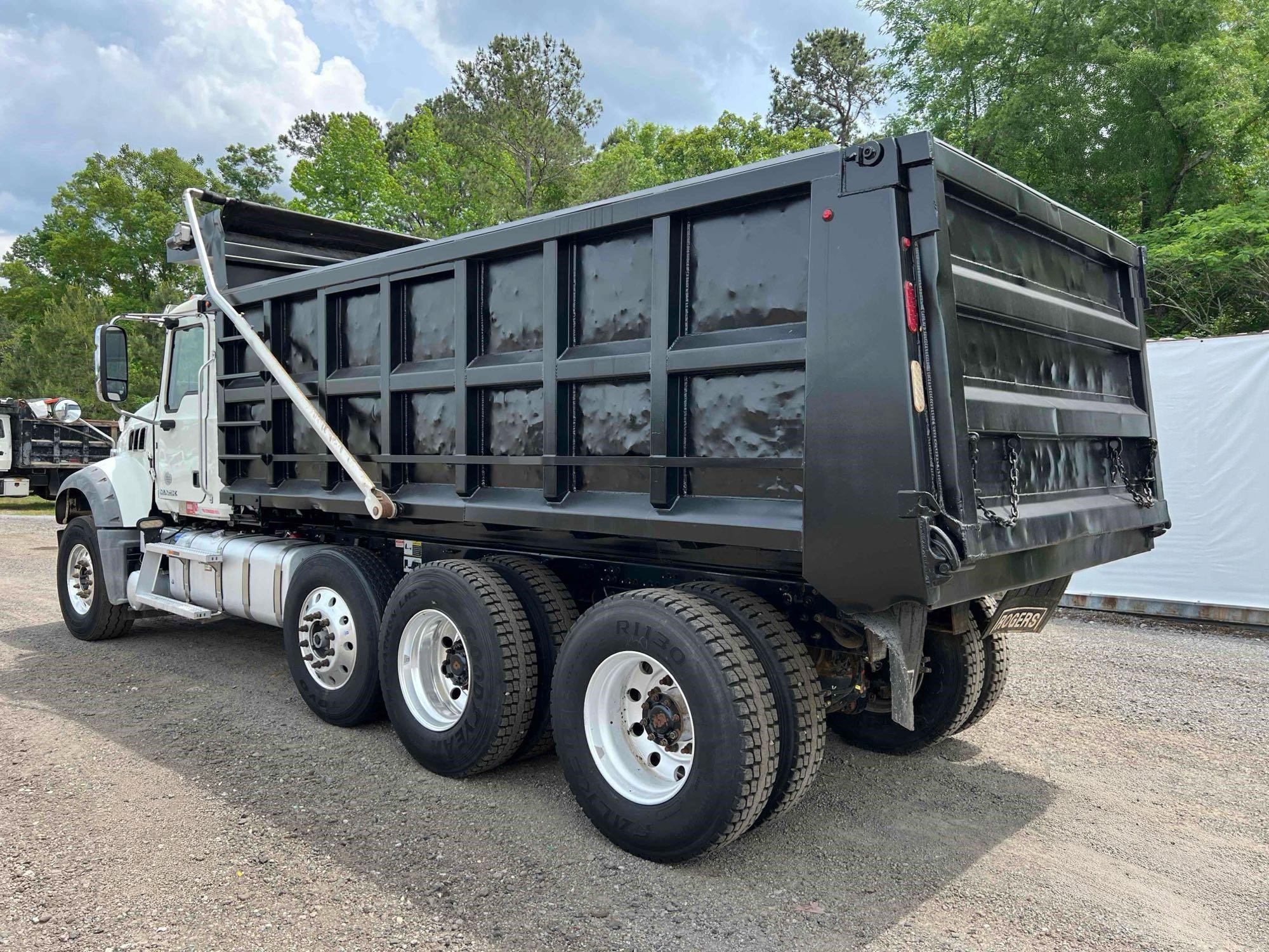 2019 Mack GRANITE GU713 - photo 6