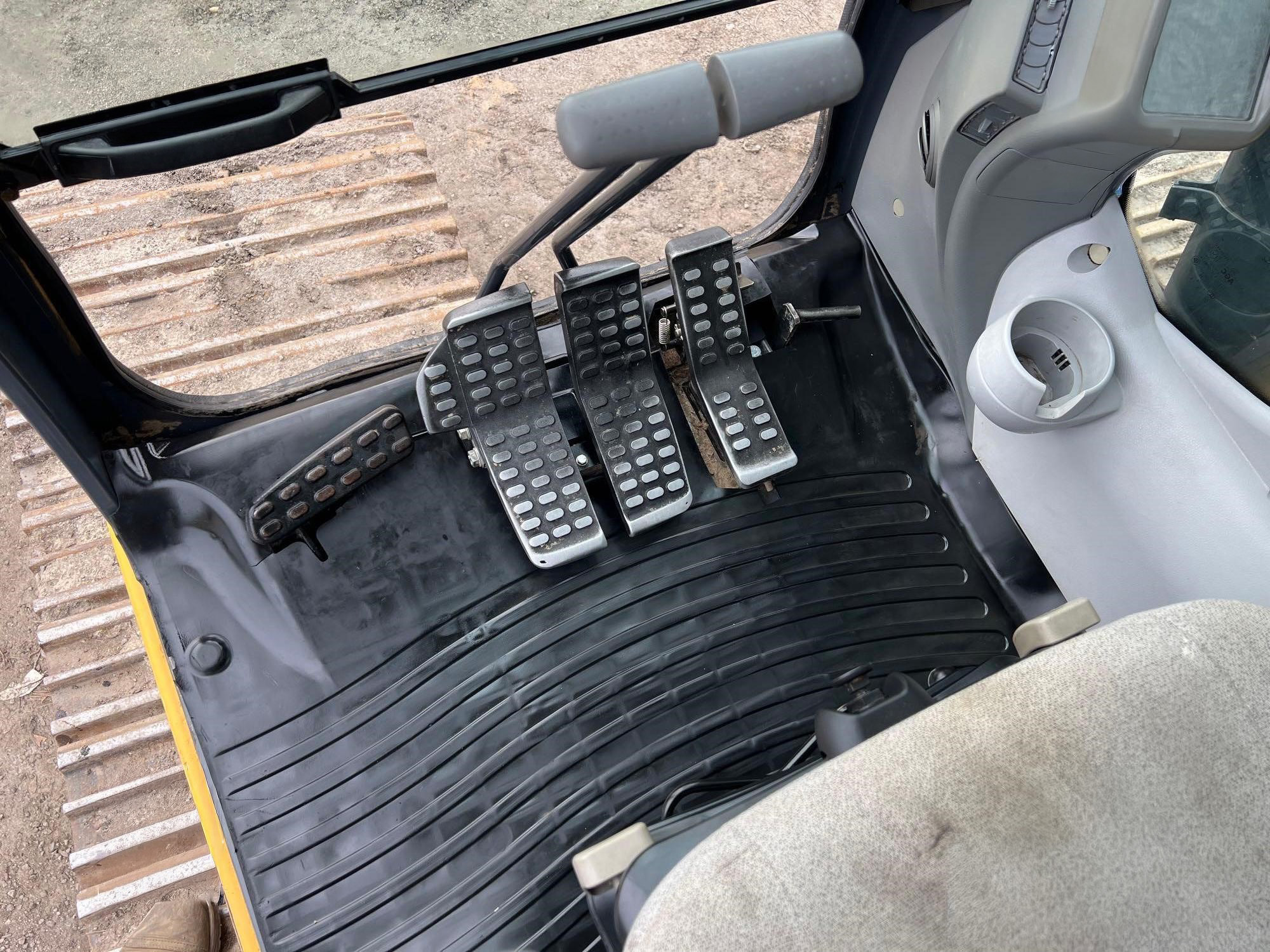 2018 Deere 180G LC - photo 10