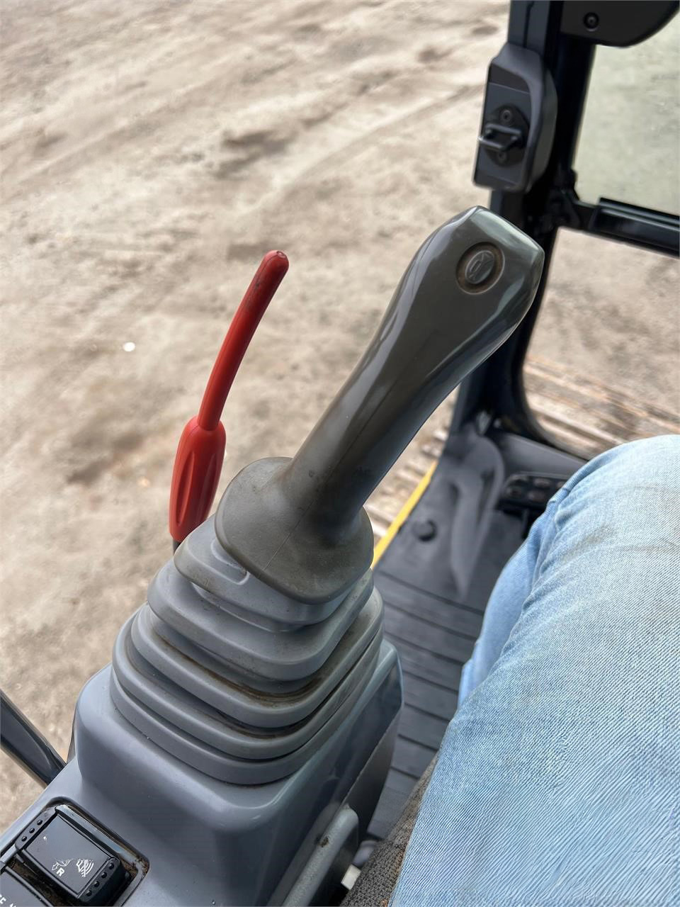 2018 Deere 180G LC - photo 12