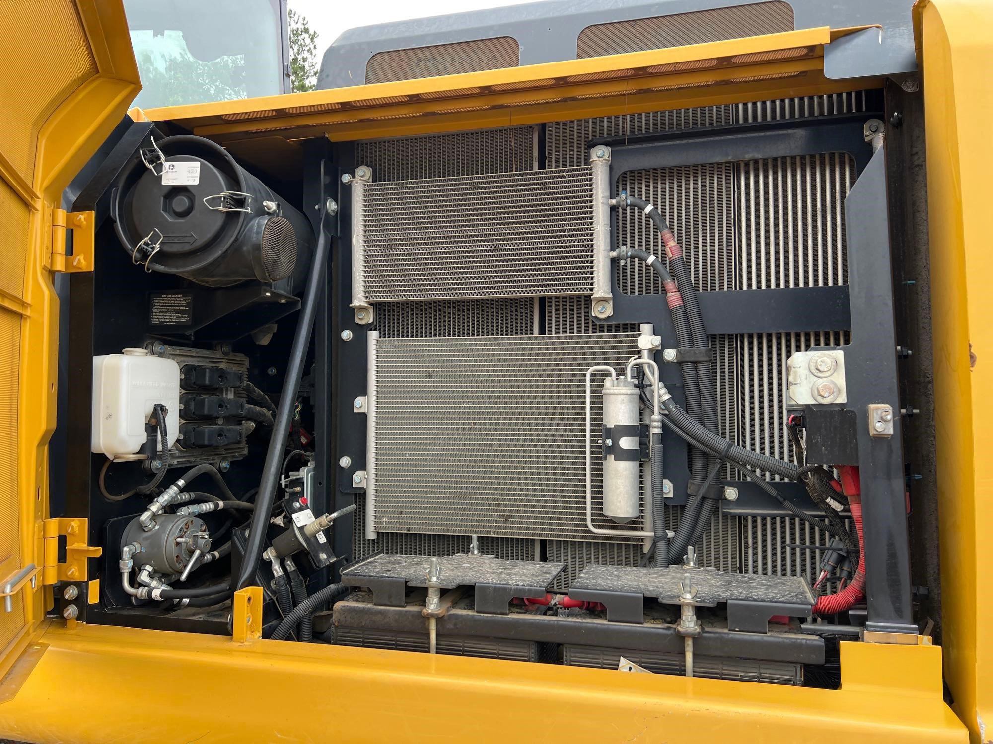 2018 Deere 180G LC - photo 13